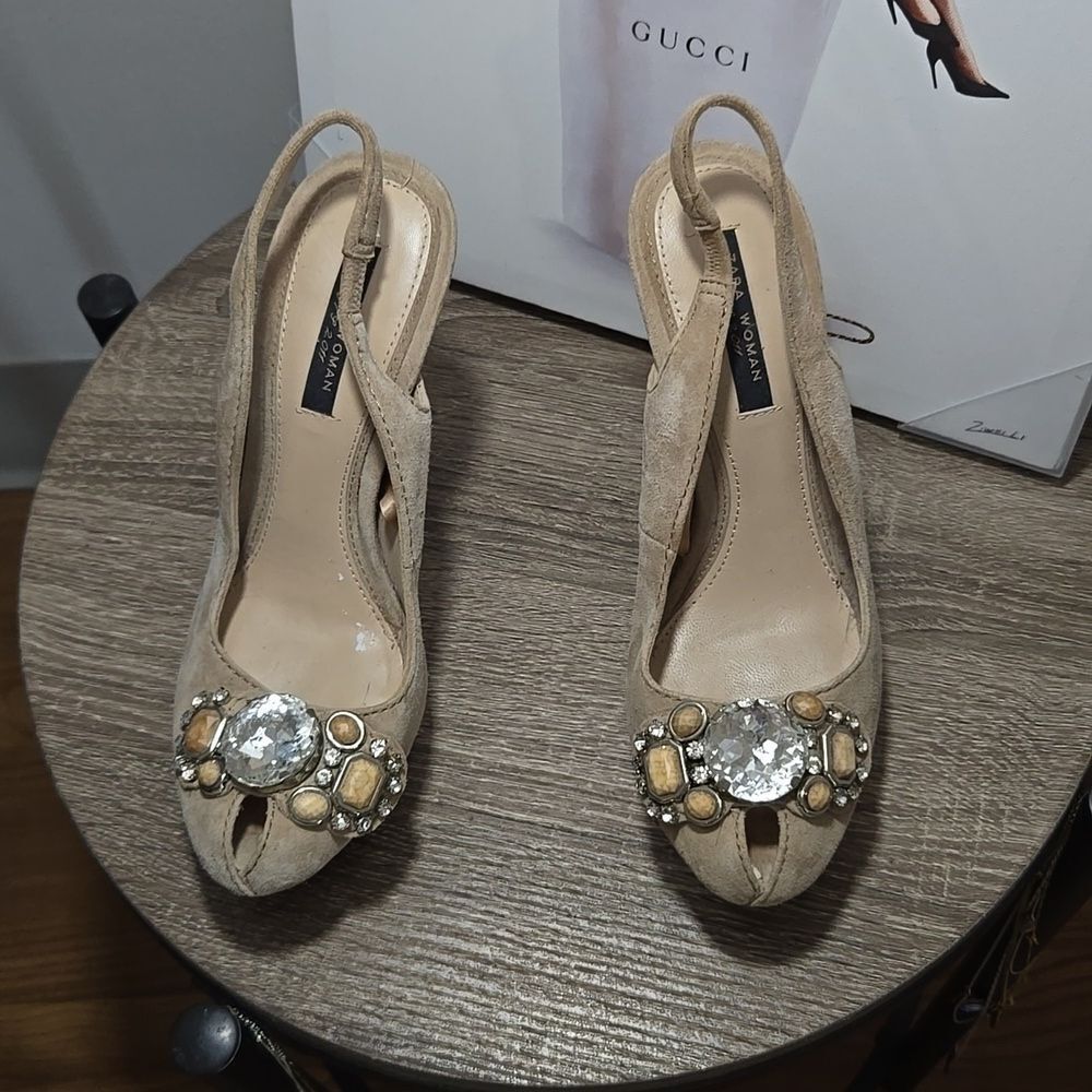 Zara Woman 2.011 suede Peep Toe Jewel Heels